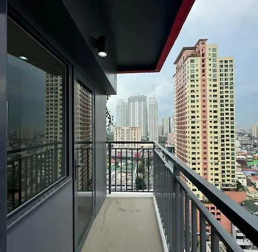 Prime End Sunset View Unit In Makati